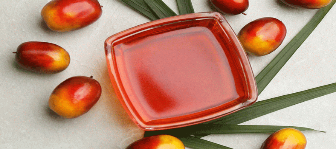 Palm oil prices fell more than 1 percent due to weakness in crude oil and Chicago soybean oil